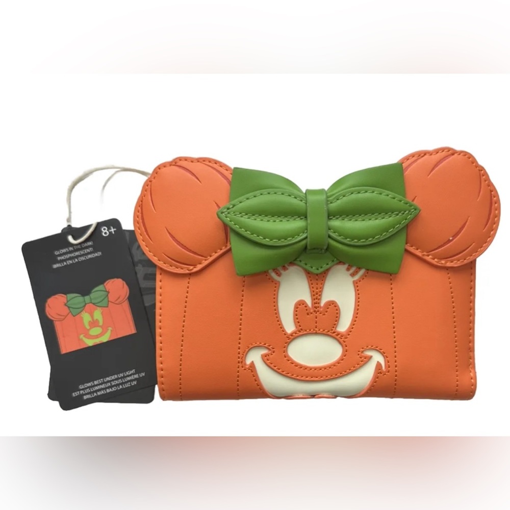 NWT Loungefly Disney Minnie Mouse Face Glow in the Dark Pumpkin Flap Wallet